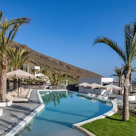 Palm Island * Imerovigli (Santorini)